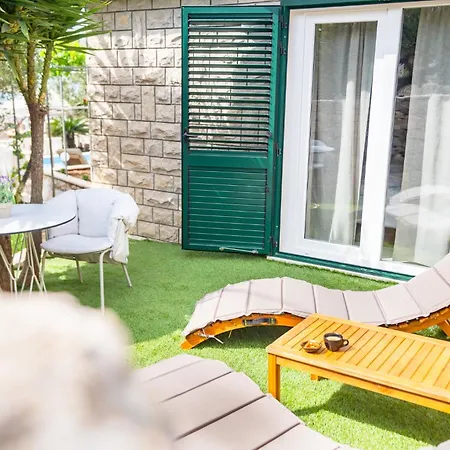 Bed & Breakfast Moya Boutique Sleep